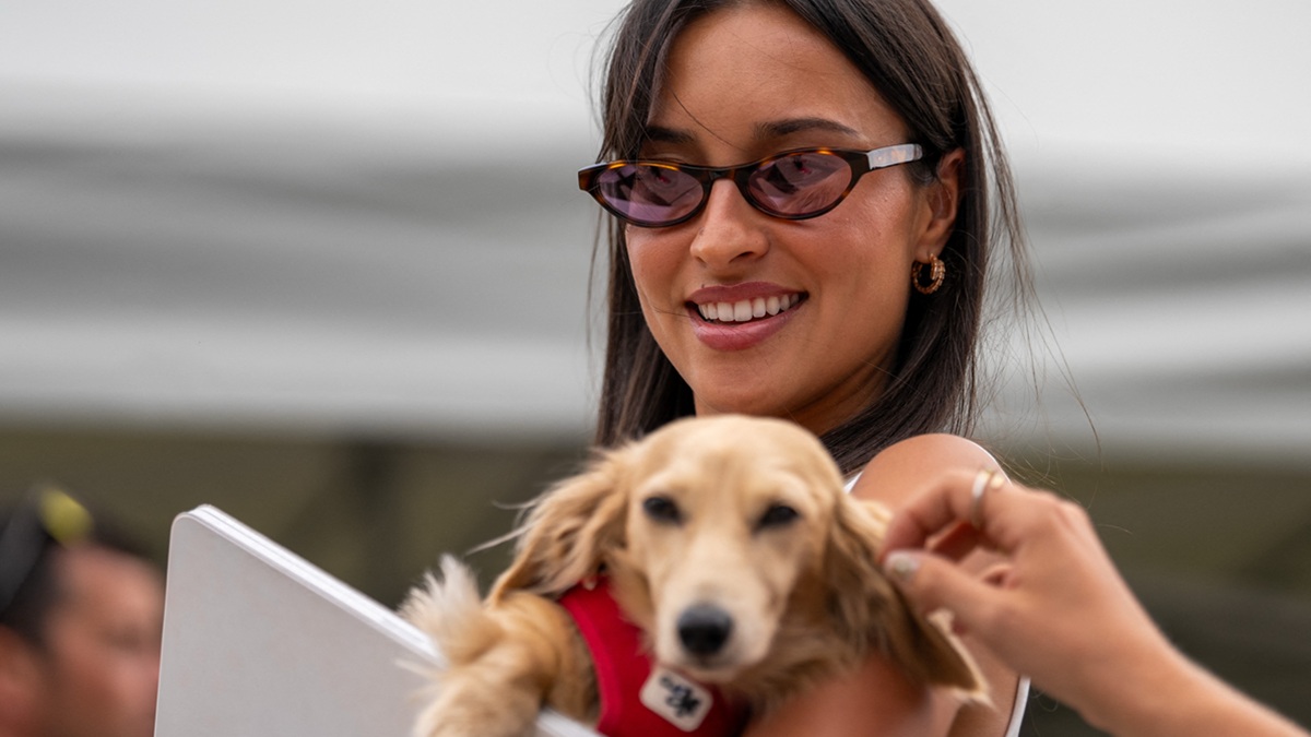 Charles leclerc, la fidanzata Alexandra Saint Mleux e il loro cane Leo