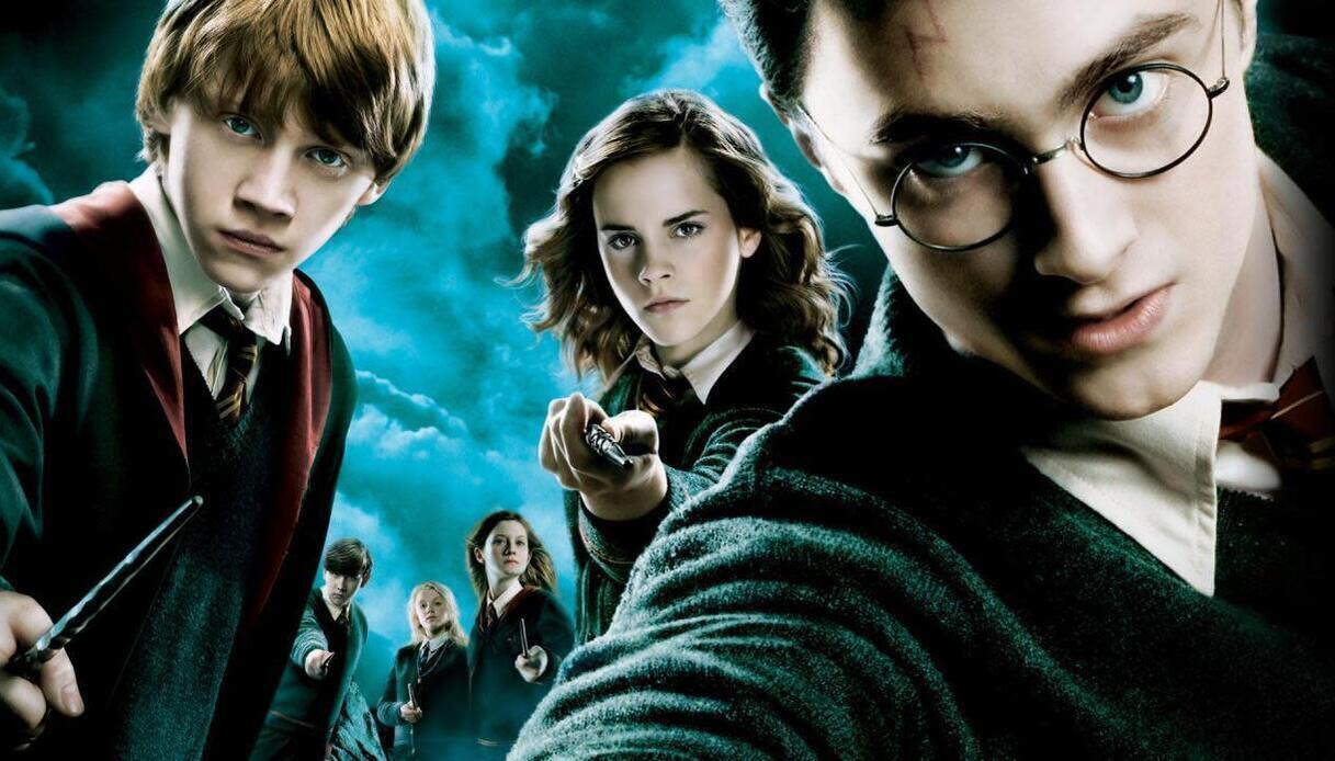 https://wips.plug.it/cips/libero.it/magazine/cms/2025/08/harry-potter.jpg