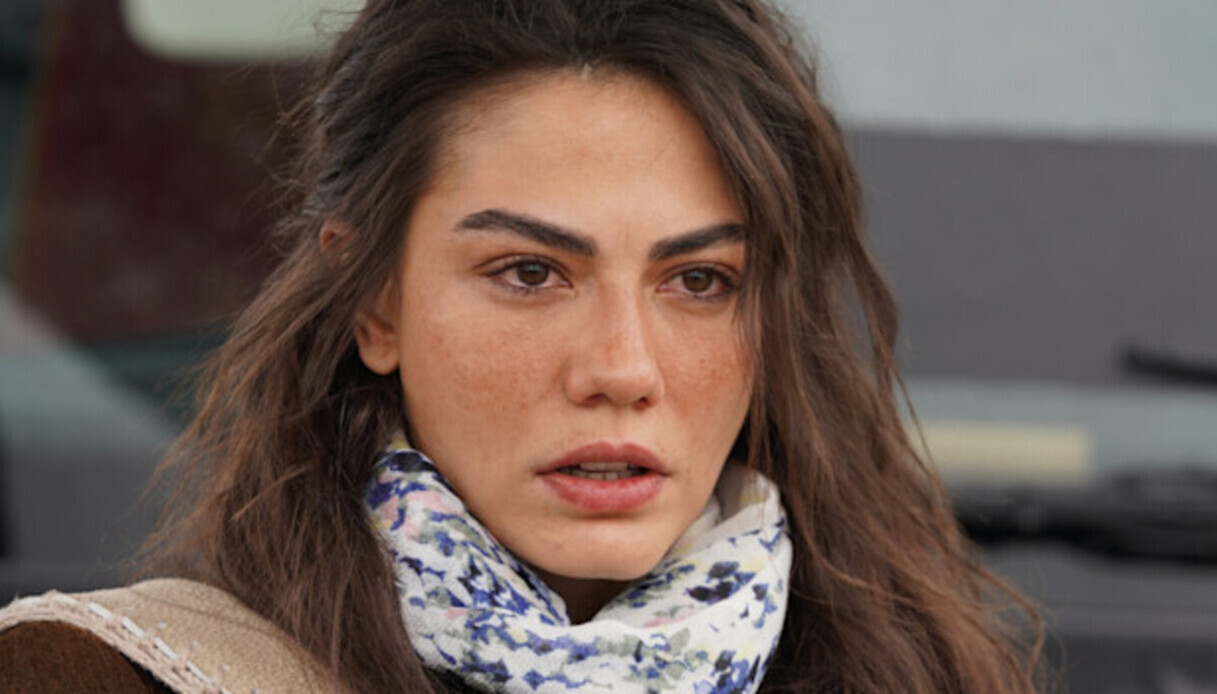 https://wips.plug.it/cips/libero.it/magazine/cms/2025/08/io-sono-farah-1.jpg