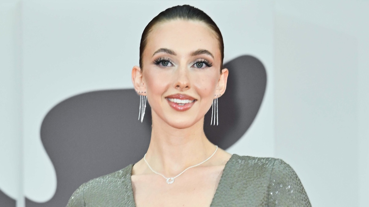 https://wips.plug.it/cips/libero.it/magazine/cms/2025/08/martina-strazzer.jpg