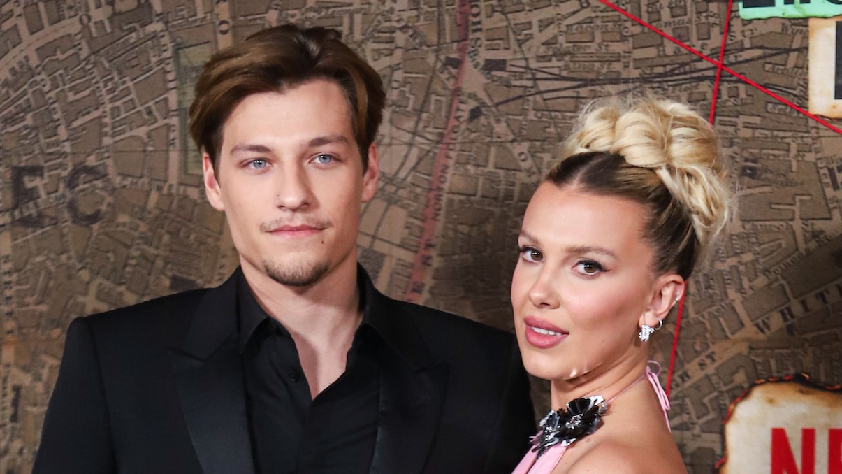 https://wips.plug.it/cips/libero.it/magazine/cms/2025/08/millie-bobby-brown-e-il-marito-jake-bongiovi.jpg