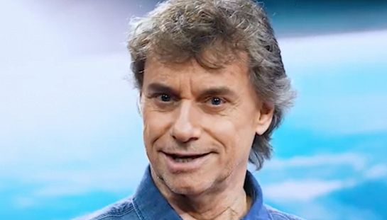 Noos, Alberto Angela (bloccato dalla Rai) lascia i social in lacrime: "Un faro nel buio". Poi la richiesta particolare Noos, Alberto Angela bloccato dalla Rai: le reazioni social