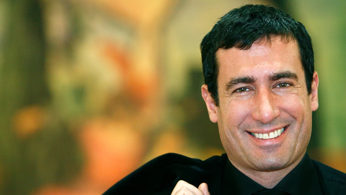 https://wips.plug.it/cips/libero.it/magazine/cms/2025/08/paolo-calissano.jpg
