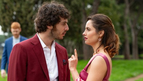 Matilde Gioli e Pierpaolo Spollon nel film Fatti Vedere su Disney+