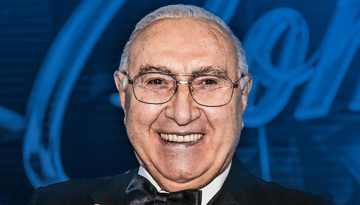 https://wips.plug.it/cips/libero.it/magazine/cms/2025/08/pippo-baudo-1.jpg