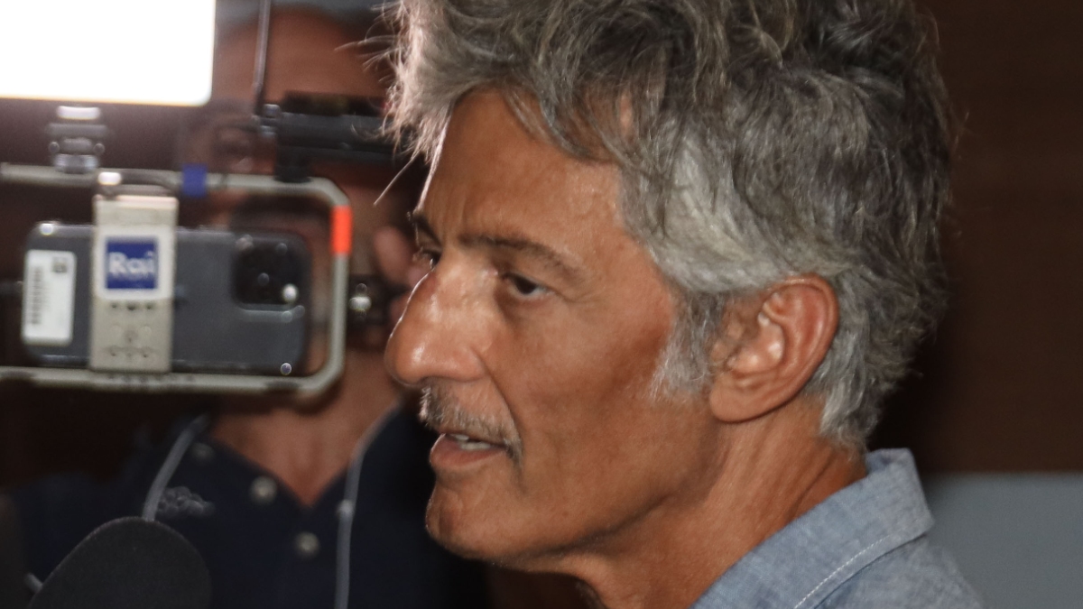 https://wips.plug.it/cips/libero.it/magazine/cms/2025/08/pippo_baudo_morte_commozione_fiorello_proposta_lino_banfi.jpeg