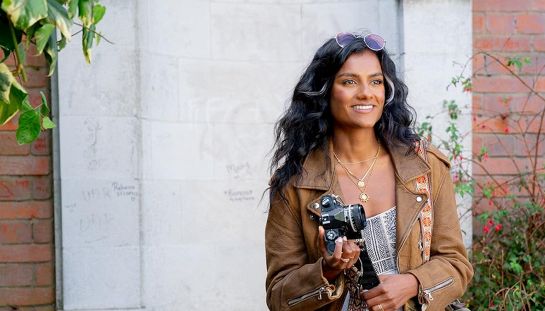 Scatta l'amore in streaming su Prime Video con Simone Ashley