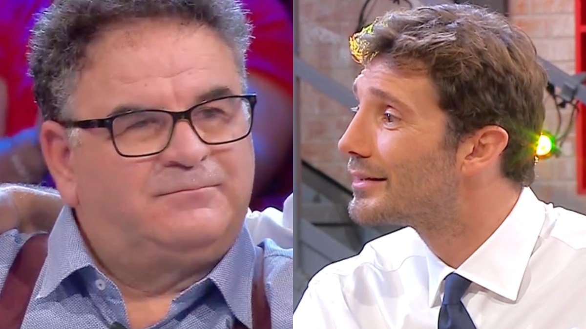 Affari Tuoi, Pasqualone fa una gaffe clamorosa con De Martino: "L'accendiamo?". E parte la sigla di Gerry Scotti