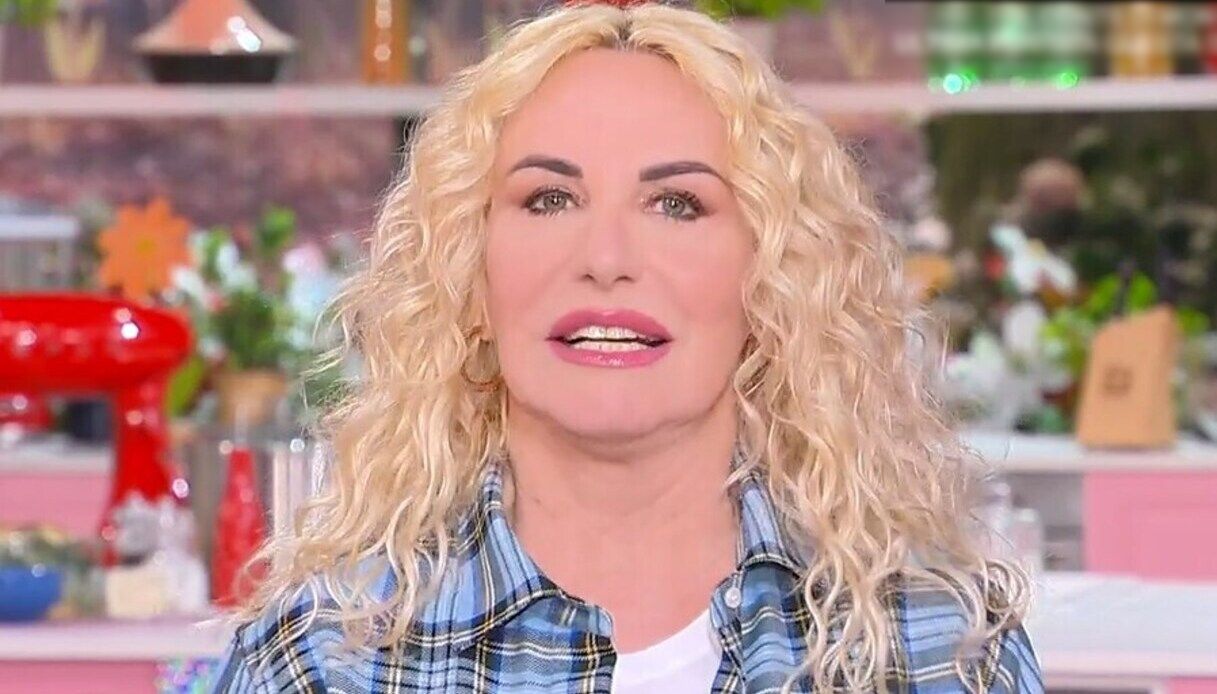 https://wips.plug.it/cips/libero.it/magazine/cms/2025/09/antonella-clerici.jpg