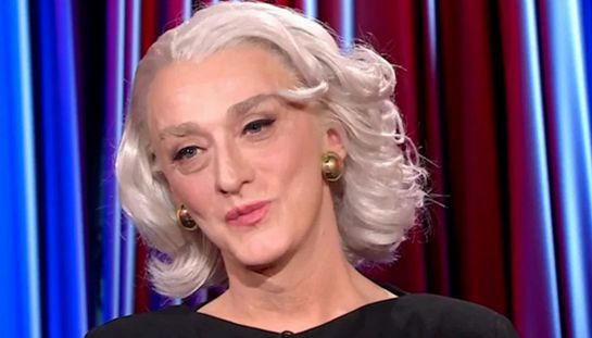 Tutto Chiede Salvezza, la serie con Drusilla Foer è in streaming su Netflix