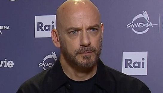 La Caccia, Filippo Nigro protagonista del film in streaming su RaiPlay