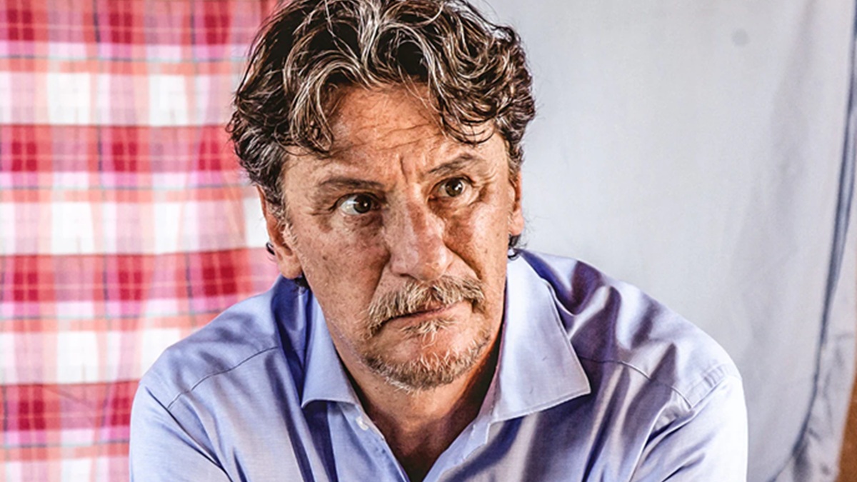 https://wips.plug.it/cips/libero.it/magazine/cms/2025/09/giorgio-tirabassi-serie-raiplay-liberi-tutti-streaming-trama-cast-curiosita.jpg