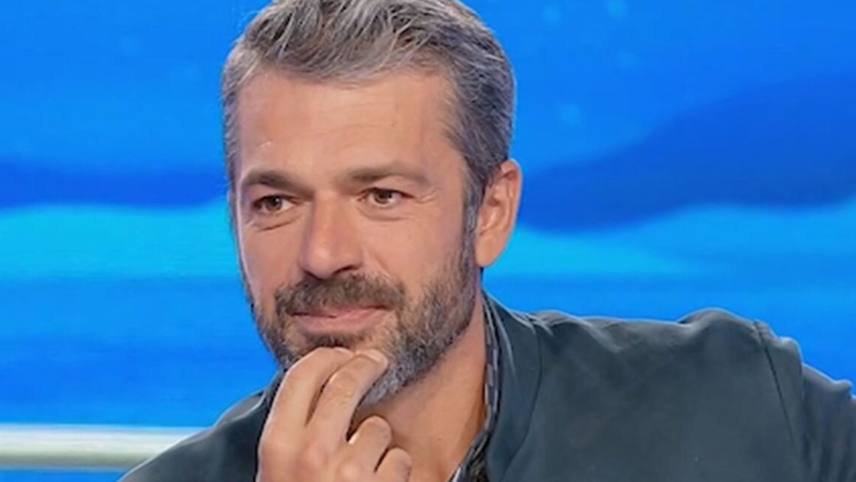https://wips.plug.it/cips/libero.it/magazine/cms/2025/09/luca-argentero-film-netflix-noi-e-la-giulia-streaming-trama-cast-curiosita.jpg