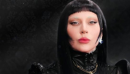 Mercoledì 2, Netflix svela la prima foto di Lady Gaga nei panni di Rosaline Rotwood