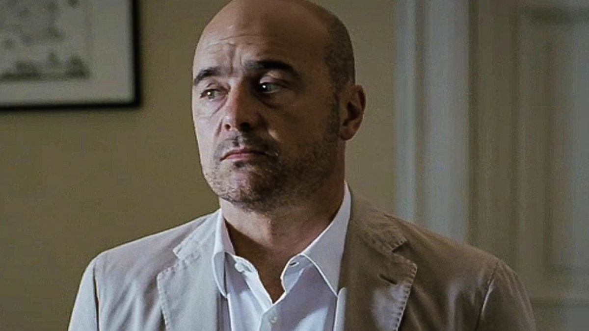 Il commissario Montalbano - Come voleva la prassi: il delitto di una giovane donna mette Salvo in pericolo