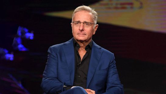 Paolo Bonolis lascia Avanti un Altro e fa "scandalo" in questa commedia su RaiPlay