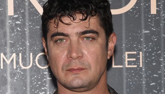 Riccardo Scamarcio ritrova il fratello, il film su RaiPlay è un colpo al cuore: perché è imperdibile