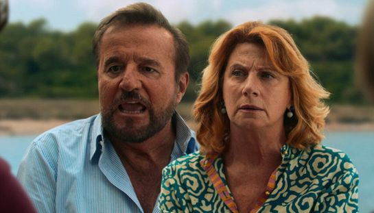 Ricchi a Tutti i Costi, il film con Christian De Sica e Angela Finocchiaro è in streaming su Netflix