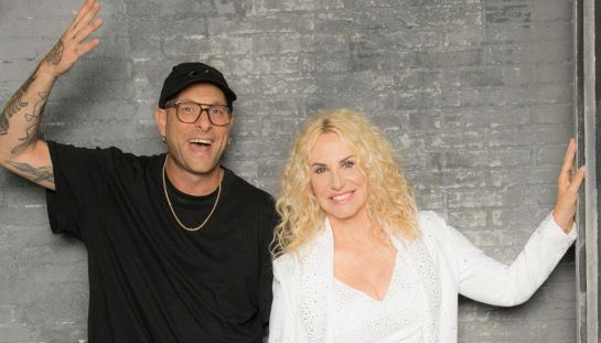 'Suzuki Jukebox - La notte delle hit', Antonella Clerici e Clementino con ospiti pazzeschi: la scaletta e i cantanti sul palco