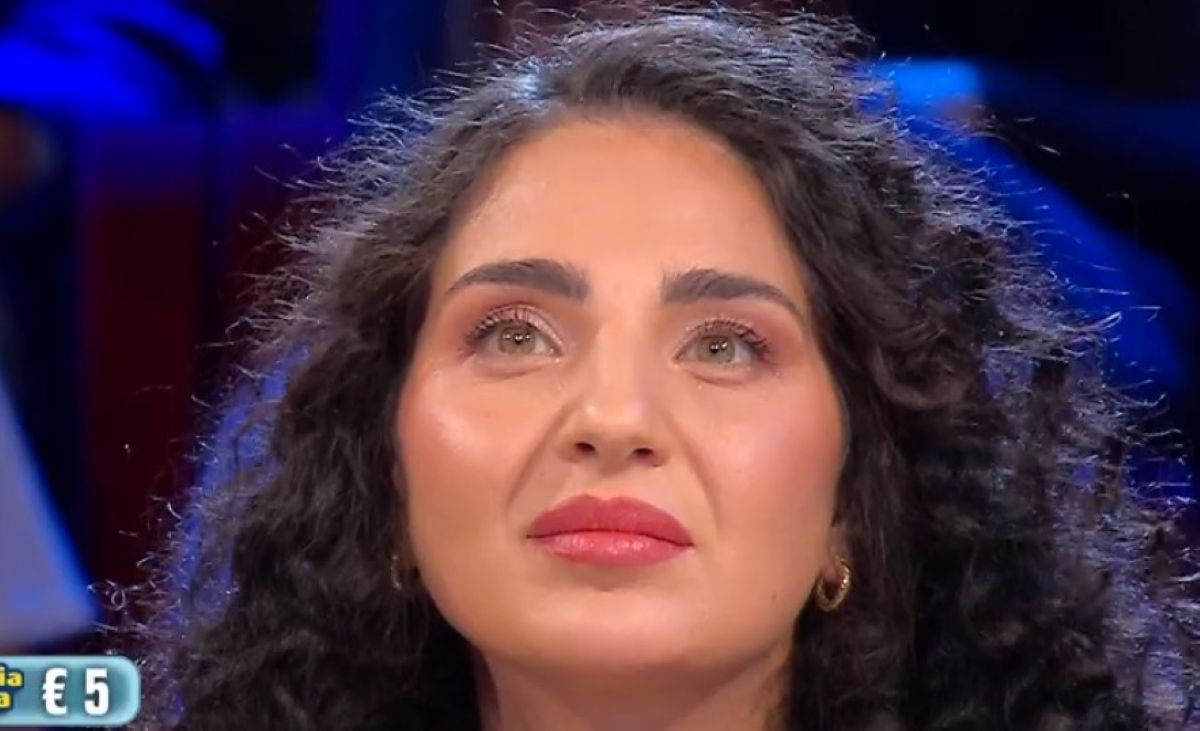 https://wips.plug.it/cips/libero.it/magazine/cms/2025/10/affari-tuoi-101025.jpg