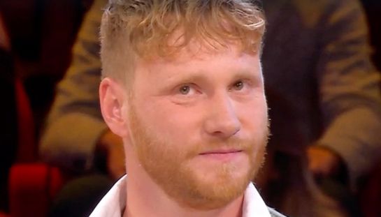 Affari Tuoi cosa successo puntata 9 ottobre 2025 polemiche social orario fine