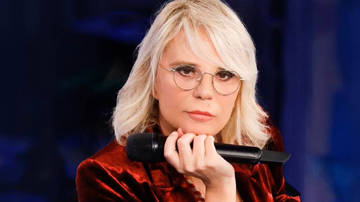 https://wips.plug.it/cips/libero.it/magazine/cms/2025/10/anticipazioni-amici-25-puntata-domenica-12-ottobre-2025.jpg