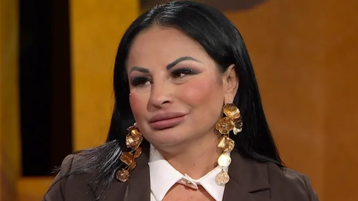https://wips.plug.it/cips/libero.it/magazine/cms/2025/10/chi_e_rita_de_crescenzo.jpg