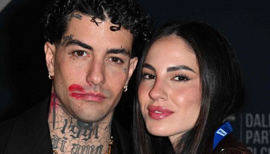 Giulia De Lellis ha partorito, Tony Effe papà: "E come ve lo spiego": annuncio, foto e messaggi dei vip