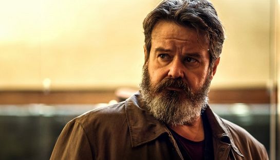 Stucky, Giuseppe Battiston protagonista della serie in streaming su RaiPlay