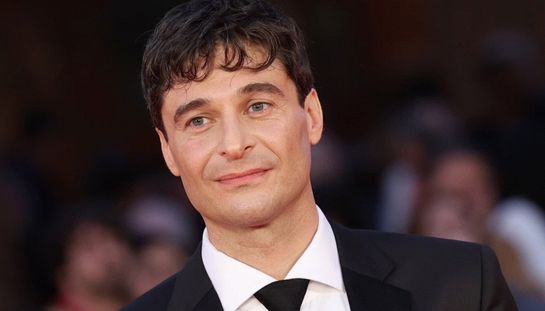 Arrivano i Prof, Lino Guanciale protagonista del film in streaming su Netflix