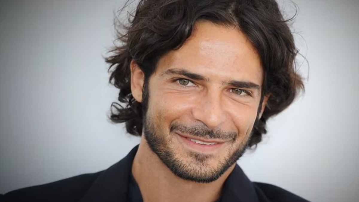 https://wips.plug.it/cips/libero.it/magazine/cms/2025/10/marco-bocci-serie-raiplay-fino-all-ultimo-battito-streaming-trama-cast-curiosita.jpg