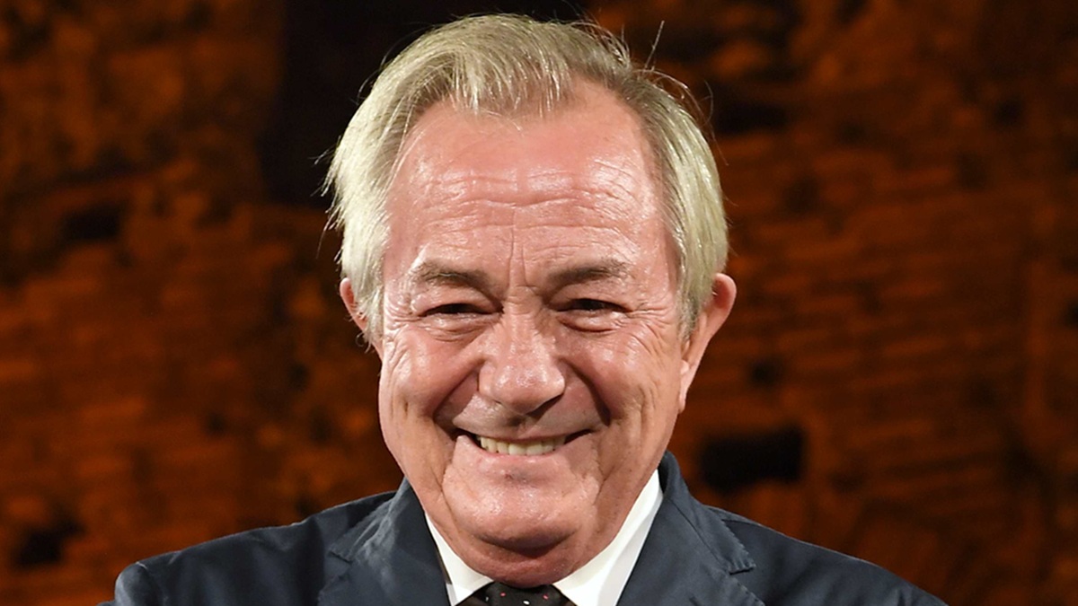 https://wips.plug.it/cips/libero.it/magazine/cms/2025/10/morto-remo-girone.jpg