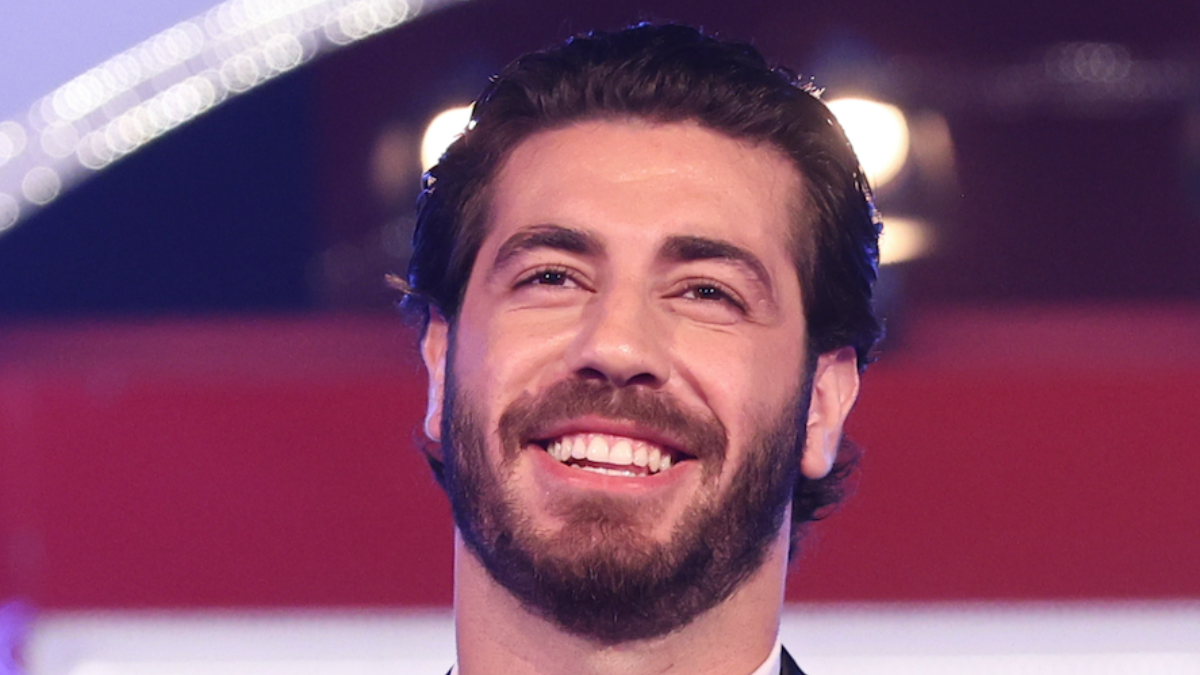https://wips.plug.it/cips/libero.it/magazine/cms/2025/10/omer_elomari_rivolta_gf.png
