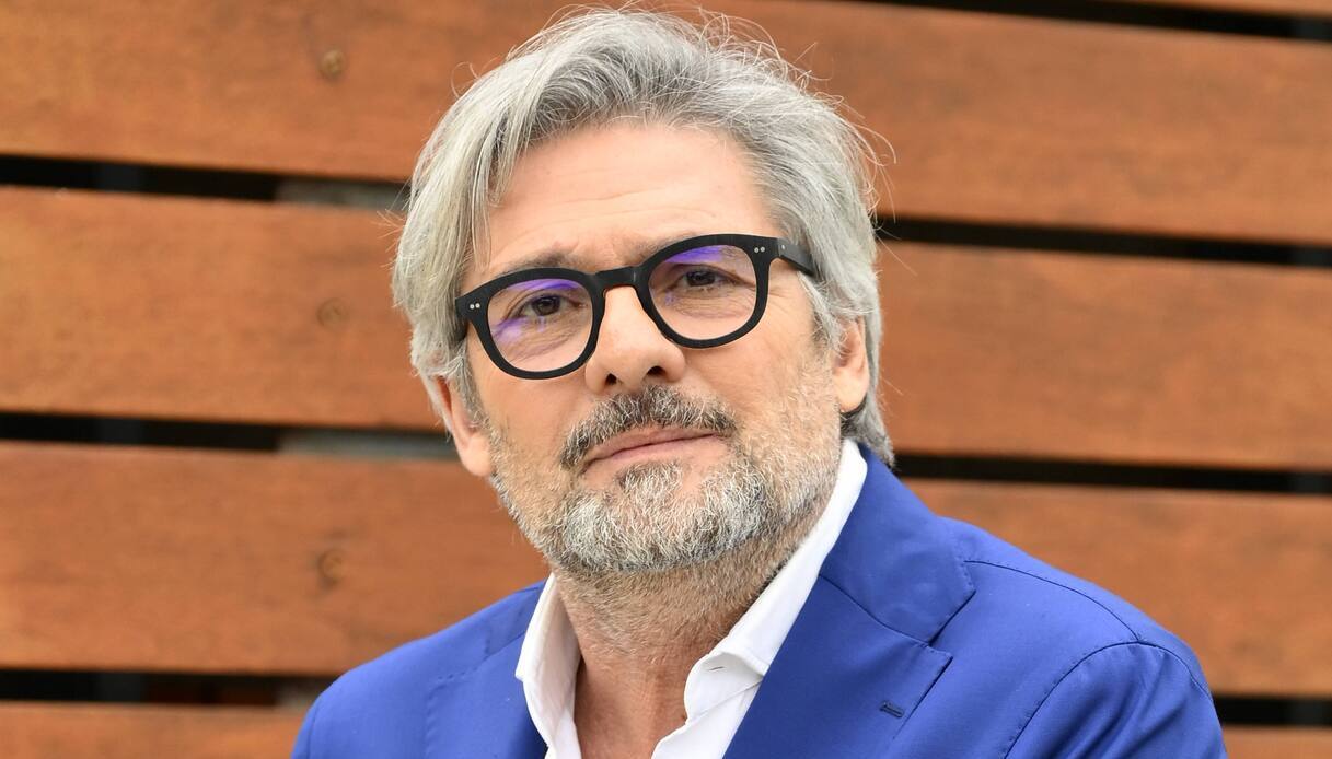 La7, Pino Rinaldi dà una notizia tragica e si blocca in diretta: “Difficile continuare” (VIDEO)