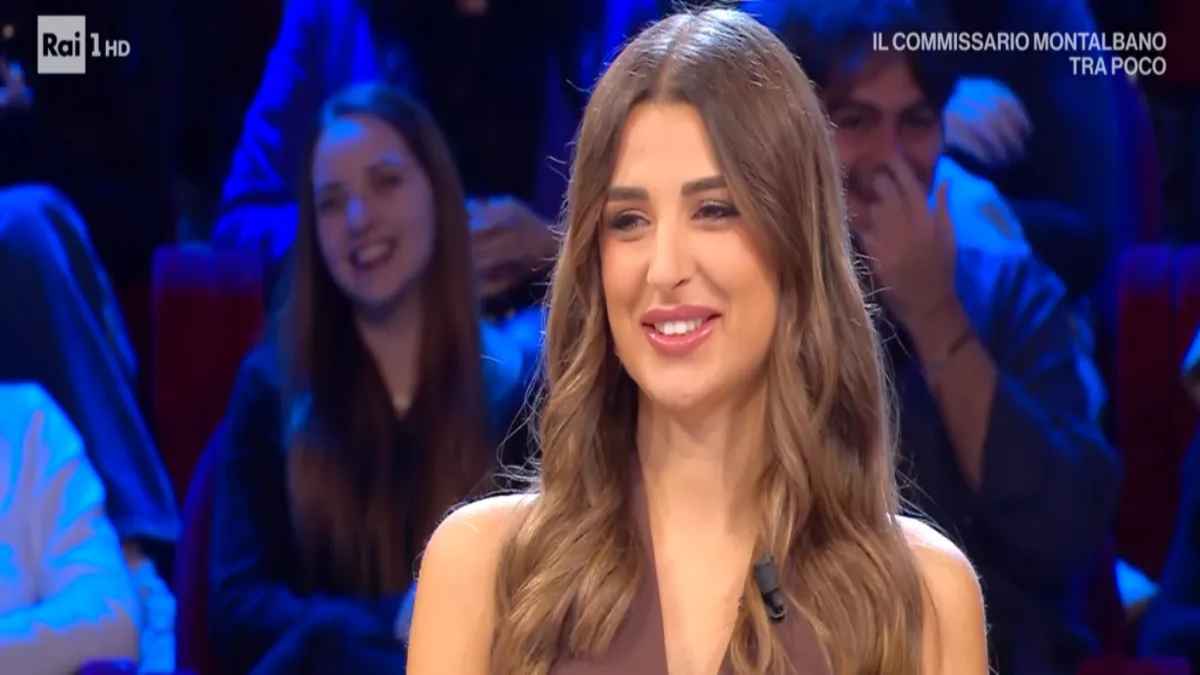 Affari Tuoi, Sara gioca con l'ex e De Martino ‘ripensa’ a Belen: il pacco del figlio è una beffa atroce