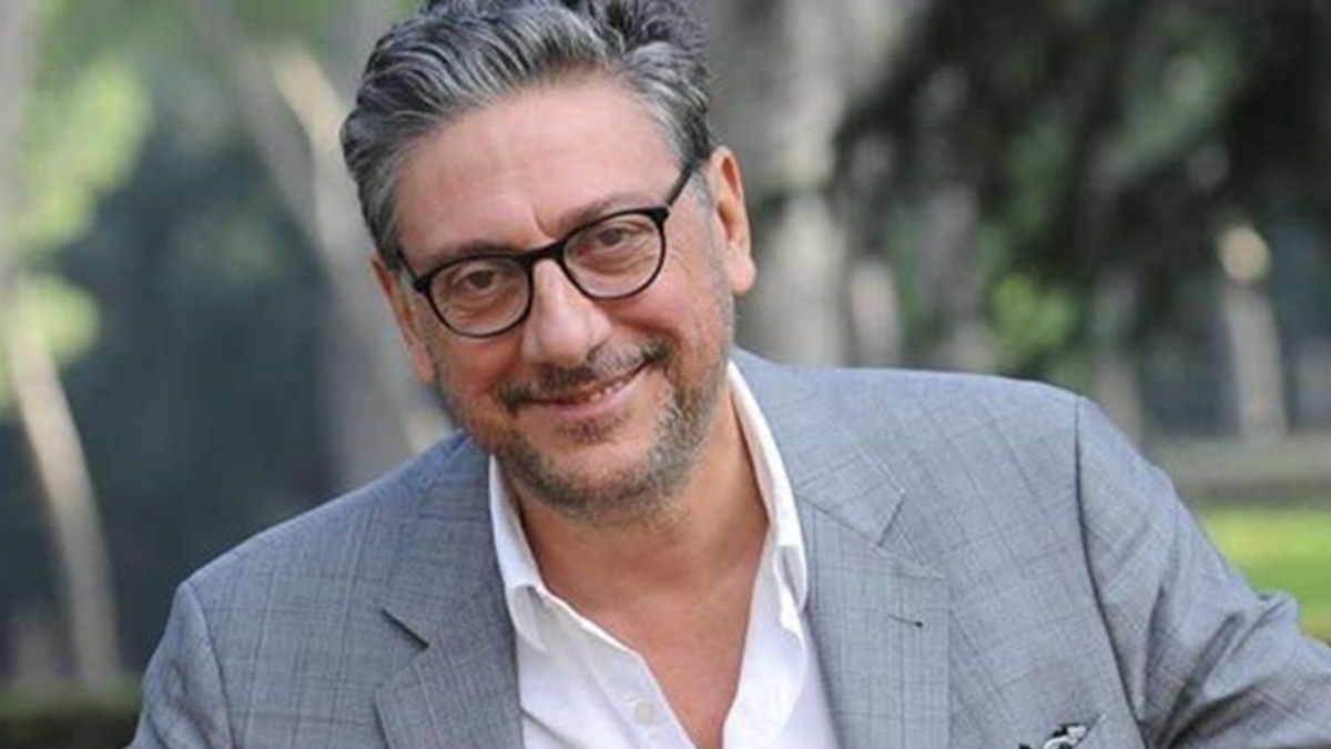https://wips.plug.it/cips/libero.it/magazine/cms/2025/10/sergio-castellitto-film-raiplay-ricchi-di-fantasia-streaming-trama-cast-curiosita.jpg