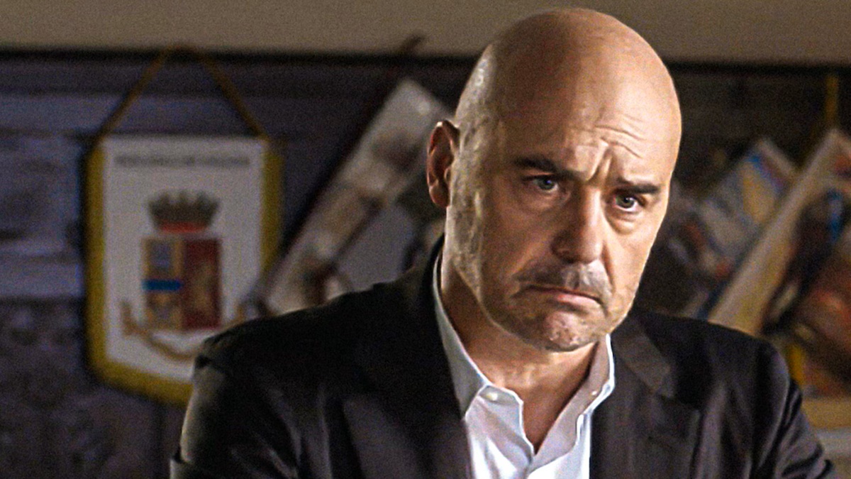 https://wips.plug.it/cips/libero.it/magazine/cms/2025/11/addio-montalbano-l-ultima-puntata-e-i-due-libri-che-svelano-tutto.jpg