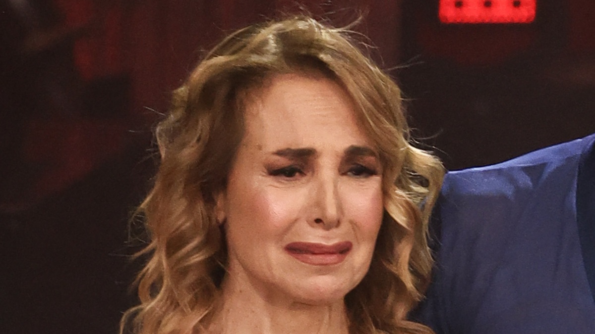 Ballando con le stelle, Barbara D’Urso va ko: infortunio e ore d’ansia prima della diretta. Cosa succede