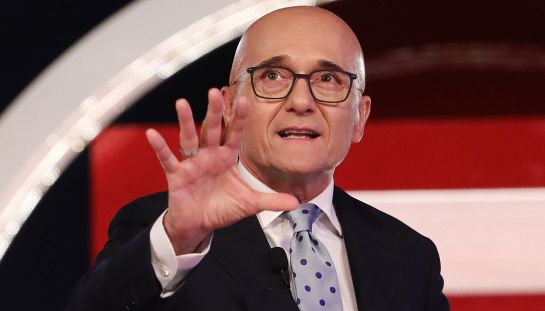 Grande Fratello Vip, Signorini presenta la lista a Berlusconi