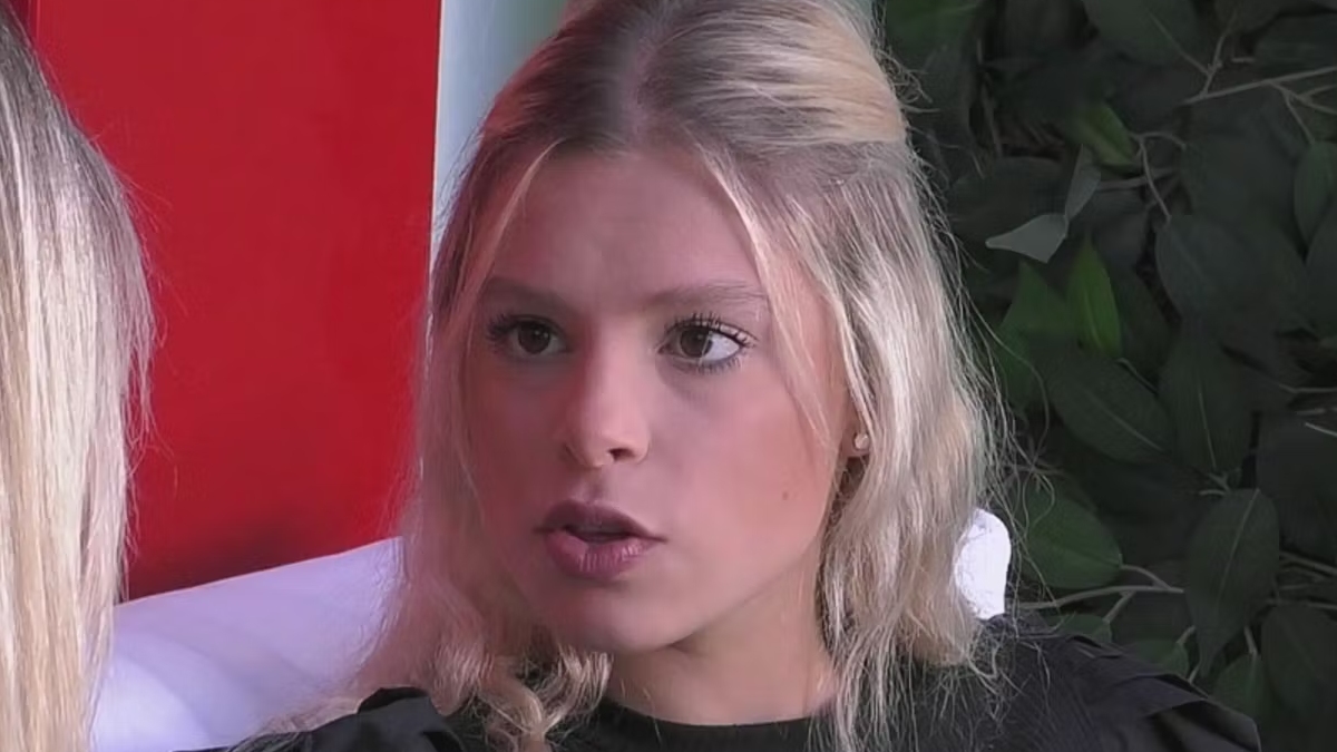 Grande Fratello, Giulia si sente male: inquilini nel panico e diretta interrotta. Cosa è successo