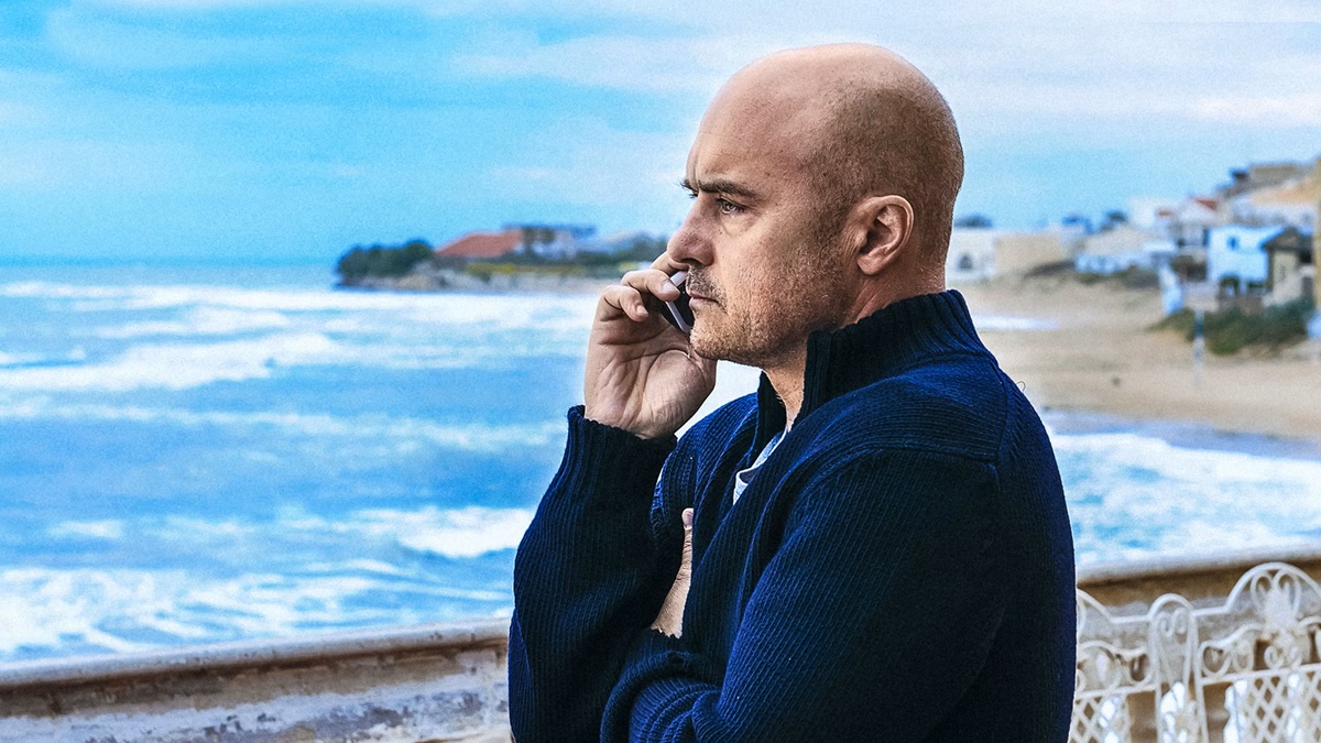 https://wips.plug.it/cips/libero.it/magazine/cms/2025/11/il-commissario-montalbano-anticipazioni-5-novembre-2025.jpg