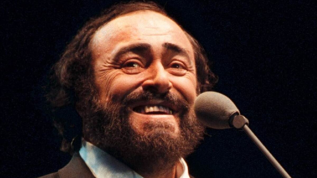 https://wips.plug.it/cips/libero.it/magazine/cms/2025/11/luciano-pavarotti-concerto-evento.jpg