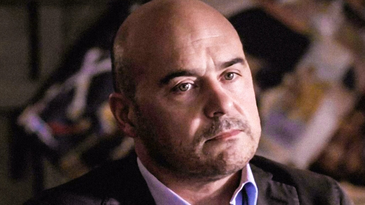 https://wips.plug.it/cips/libero.it/magazine/cms/2025/11/montalbano_anticipazioni_19_novembre.png