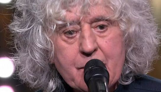 Paura per Angelo Branduardi, malore prima del concerto ricovero d'urgenza