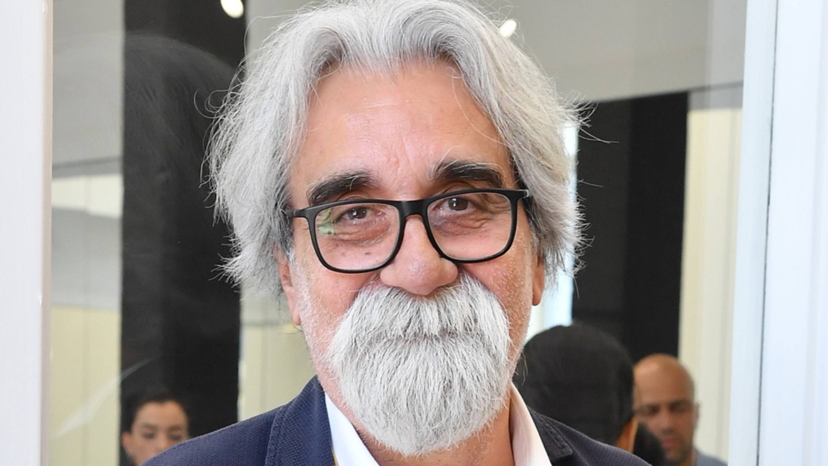 https://wips.plug.it/cips/libero.it/magazine/cms/2025/11/peppe-vessicchio-morto-reazioni-vip-e-social.jpg