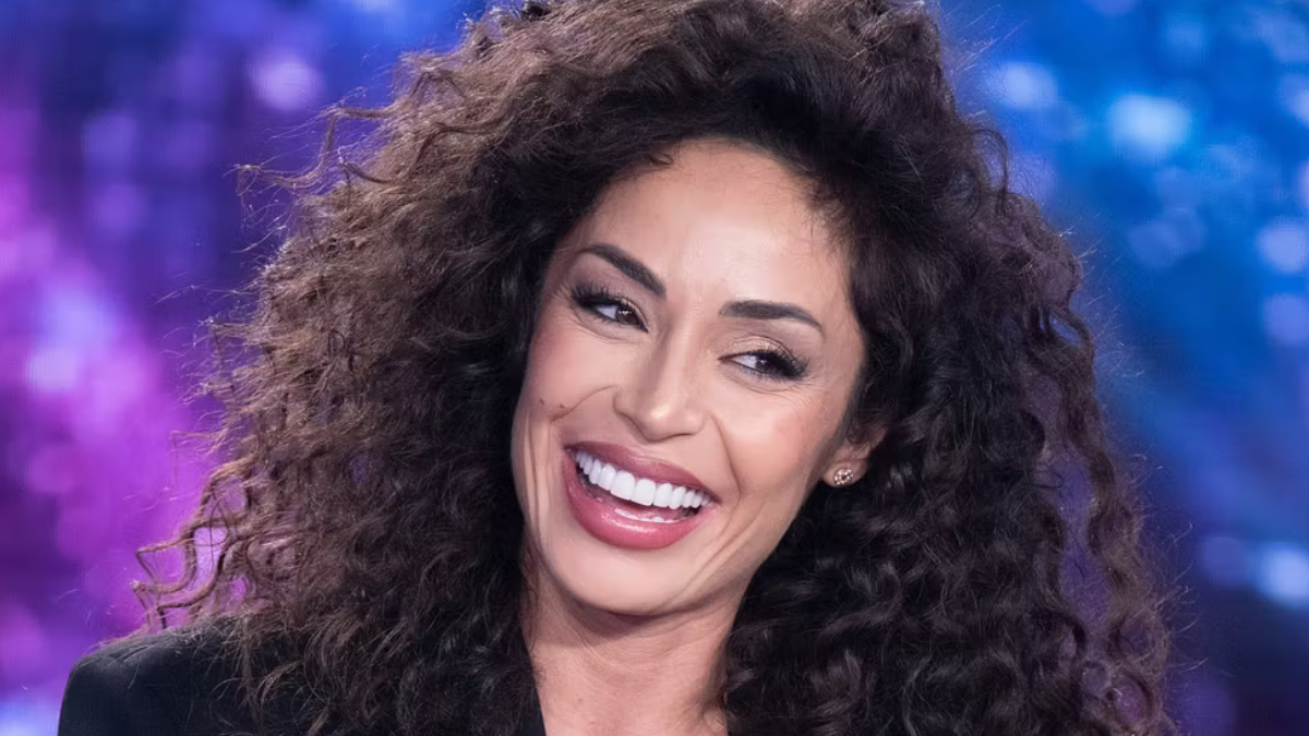 Raffaella Fico, accuse e sospetti dall’ex di Izzo: la replica della suocera e della figlia Pia