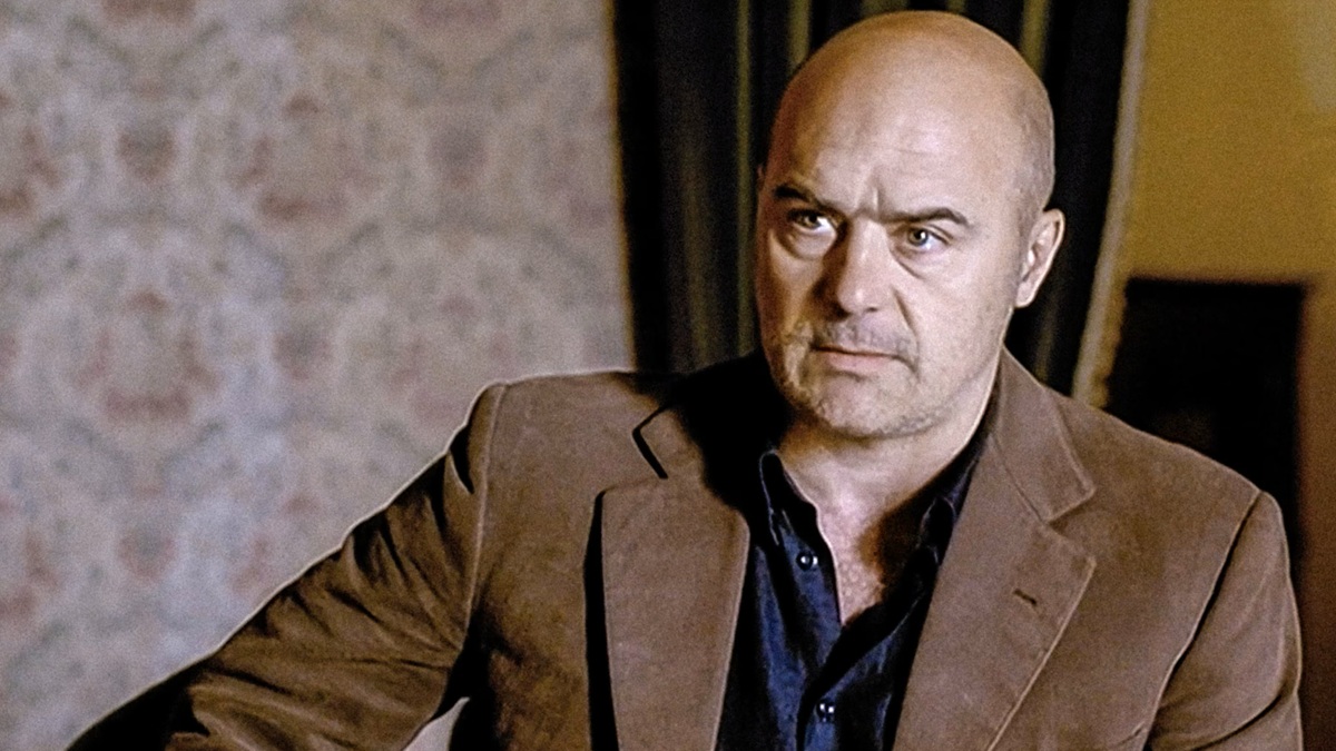 https://wips.plug.it/cips/libero.it/magazine/cms/2025/11/stop-al-commissario-montalbano-la-rai-ferma-luca-zingaretti-martedi-11-novembre-2025.jpg