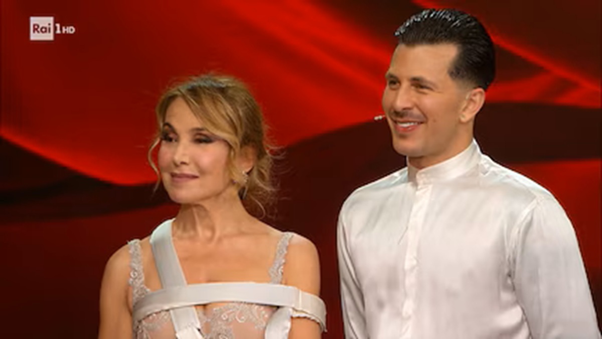 Ballando con le Stelle, seconda semifinale (senza Tu si que vales): ospiti, polemiche e chi esce stasera