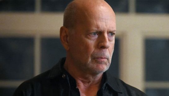 Bruce Willis malattia, la famiglia ha annunciato di voler donare il cervello dell'attore alla ricerca scientifica dopo la morte