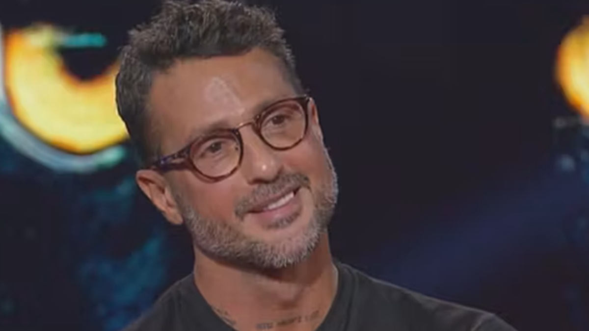 Caso Signorini, Corona non si ferma e punta Maria De Filippi: nuove rivelazioni potrebbero far tremare Mediaset